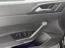 VW Taigo 4Me TSI in Deep Black Perleffekt