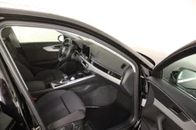 Audi A4 Avant 30 TDI advanced in brillantschwarz Klar