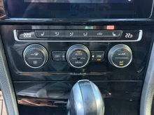 VW Golf GTI Performance DSG in 2T Deep Black Perleffekt