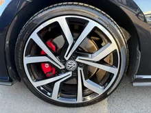VW Golf GTI Performance DSG in 2T Deep Black Perleffekt