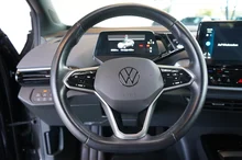 VW ID.4 Pro Performance 150 kW in Mangangrau Metallic Dach Schwarz