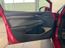 VW Golf Variant R-Line TDI DSG in Kings Red Metallic