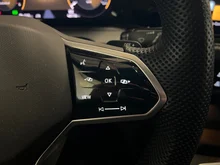 VW Golf Variant R-Line TDI DSG in Kings Red Metallic