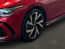 VW Golf Variant R-Line TDI DSG in Kings Red Metallic