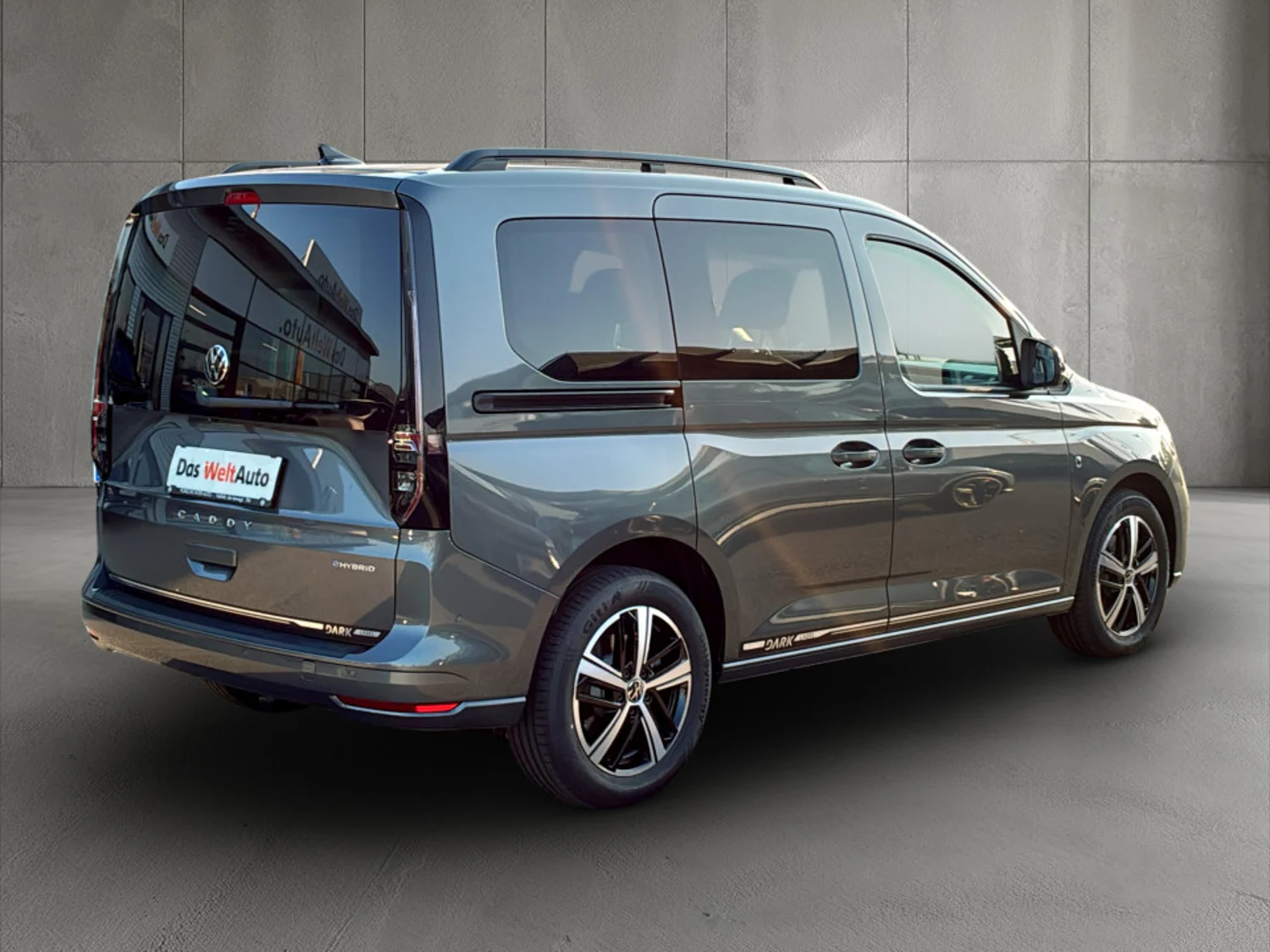 Bild eines VW Caddy Dark Label eHybrid 110 kW