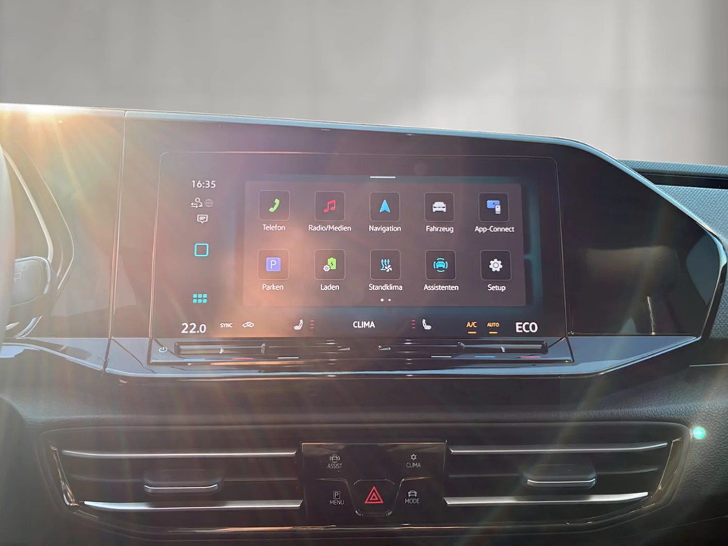 Bild eines VW Caddy Dark Label eHybrid 110 kW