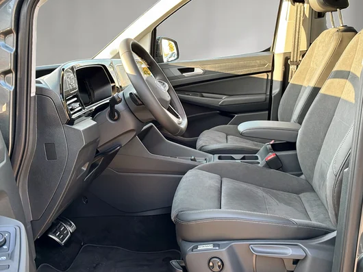 Bild eines VW Caddy Dark Label eHybrid 110 kW