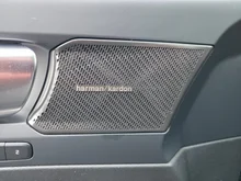 Volvo XC40 Plus Dark 2WD in schwarz