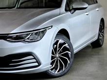 VW Golf Variant Life TDI in REFLEXSILBER METALLIC