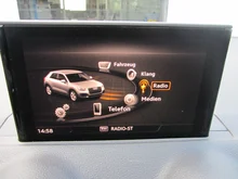 Audi Q2 35 TFSI Design in florettsilber metalic