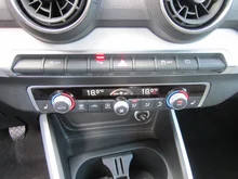 Audi Q2 35 TFSI Design in florettsilber metalic