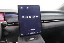 Škoda Peaq Sportline 90x in Stahl-Grau