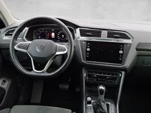 VW Tiguan Elegance TDI SCR 4MOTION DSG in Deep Black Perlef.