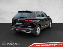 VW Tiguan Elegance TDI SCR 4MOTION DSG in Deep Black Perlef.