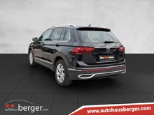 VW Tiguan Elegance TDI SCR 4MOTION DSG in Deep Black Perlef.