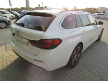 BMW 5xx 530e xDrive Touring Aut. in weiss - metallic
