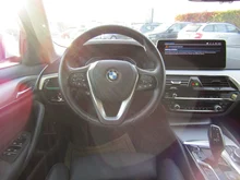 BMW 5xx 530e xDrive Touring Aut. in weiss - metallic