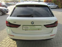 BMW 5xx 530e xDrive Touring Aut. in weiss - metallic