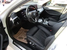 BMW 5xx 530e xDrive Touring Aut. in weiss - metallic