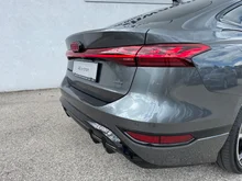 Audi A6 Sportback e-tron quattro in 6Y Daytonagrau Perleffekt