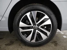VW Golf Variant Life TDI in MONDSTEINGRAU
