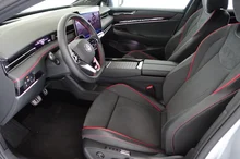VW ID.7 Tourer GTX 4MOTION 250kW Business in Scale Silver Metallic Dach Schwarz