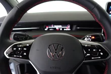 VW ID.7 Tourer GTX 4MOTION 250kW Business in Scale Silver Metallic Dach Schwarz