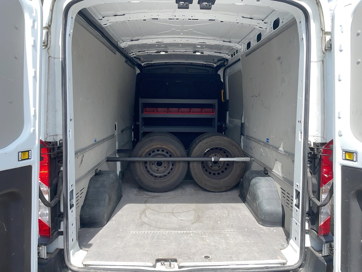 Ford Transit Kasten 2,0 EcoBlue L3H2 350 Basis | Bild 18 von 20