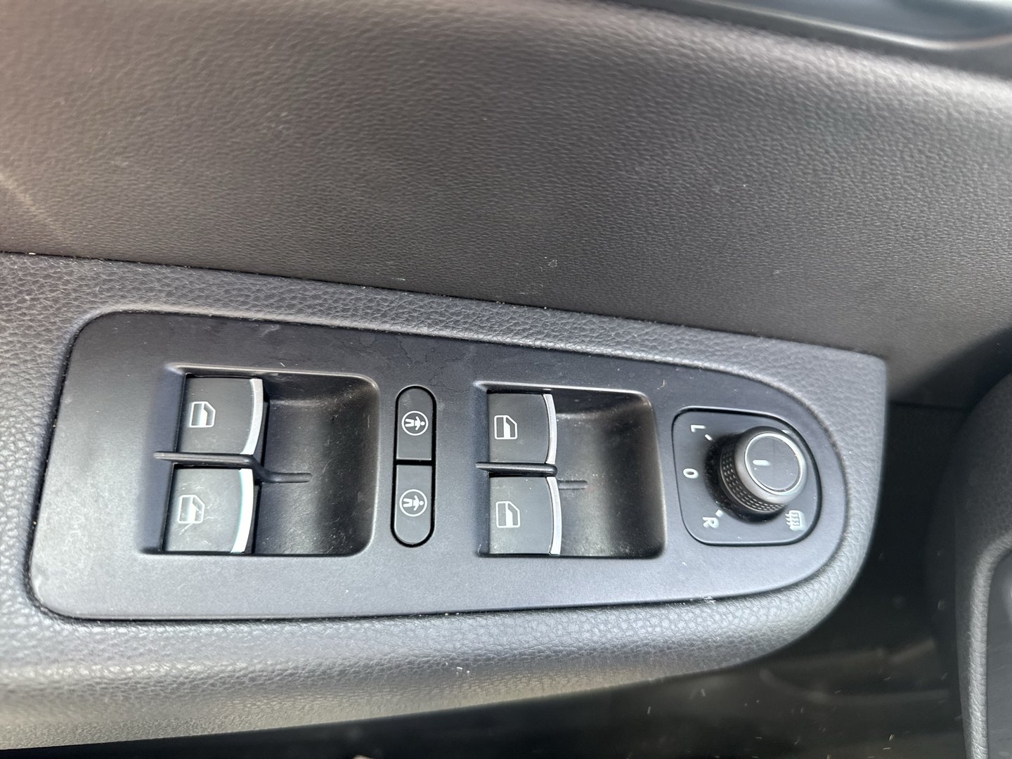 VW Sharan Bus+ TDI SCR 4MOTION DSG 7-Sitzer | Bild 8 von 27