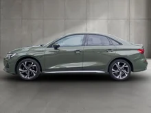 Audi A3 Limousine 35 TFSI in Distriktgrün Metallic