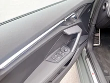Audi A3 Limousine 35 TFSI in Distriktgrün Metallic
