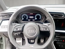 Audi A3 Limousine 35 TFSI in Distriktgrün Metallic