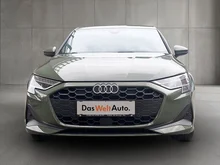 Audi A3 Limousine 35 TFSI in Distriktgrün Metallic