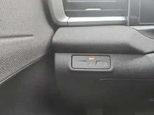 VW T-Roc Life eTSI DSG in Pure White Dach Black Uni