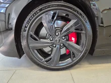 Audi S6 Sportback e-tron in Mythosschwarz Metallic
