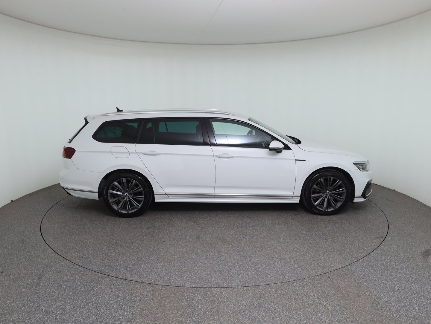 VW Passat Variant Elegance TDI 4MOTION DSG | Bild 4 von 36