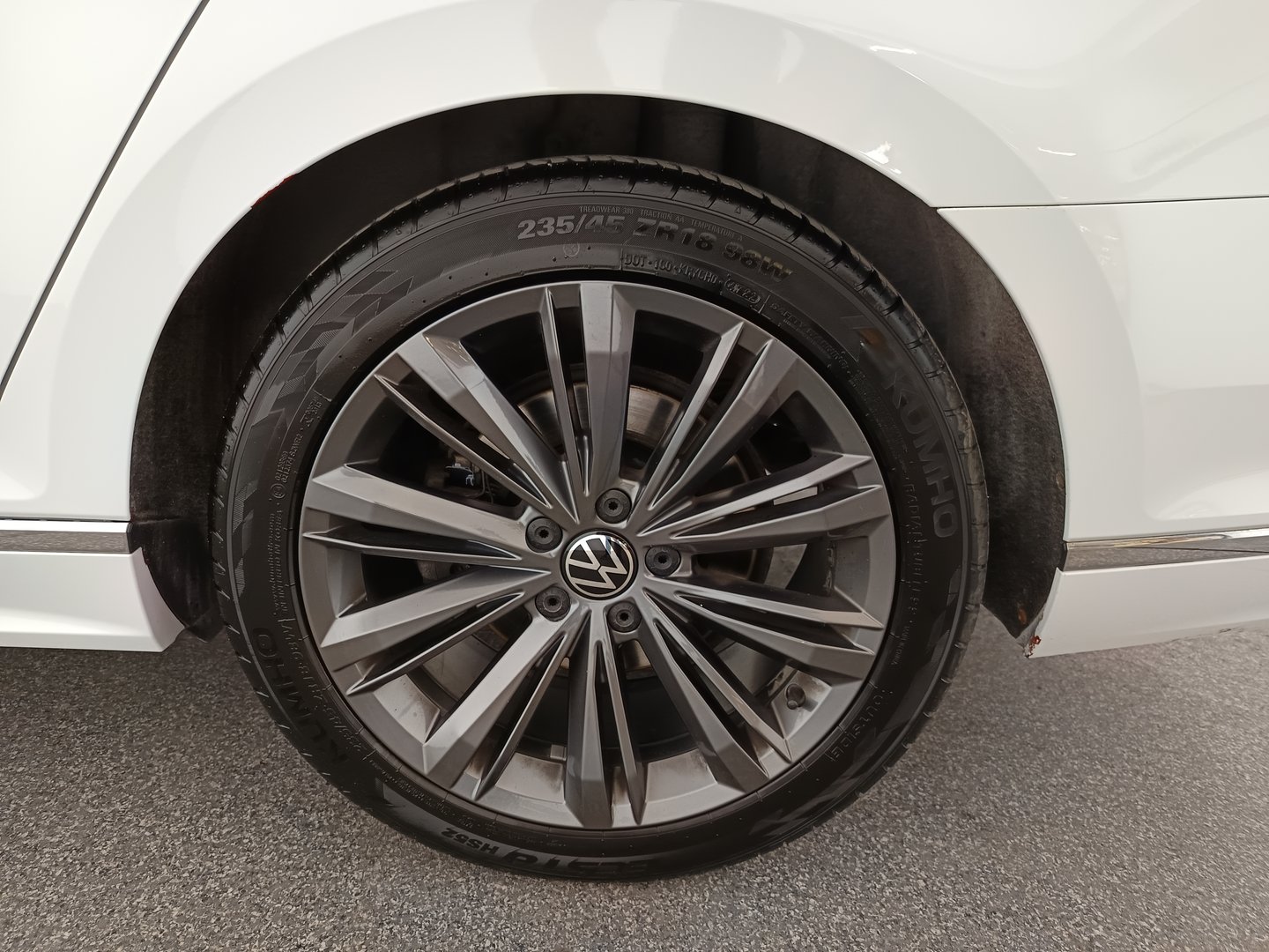 VW Passat Variant Elegance TDI 4MOTION DSG | Bild 9 von 36