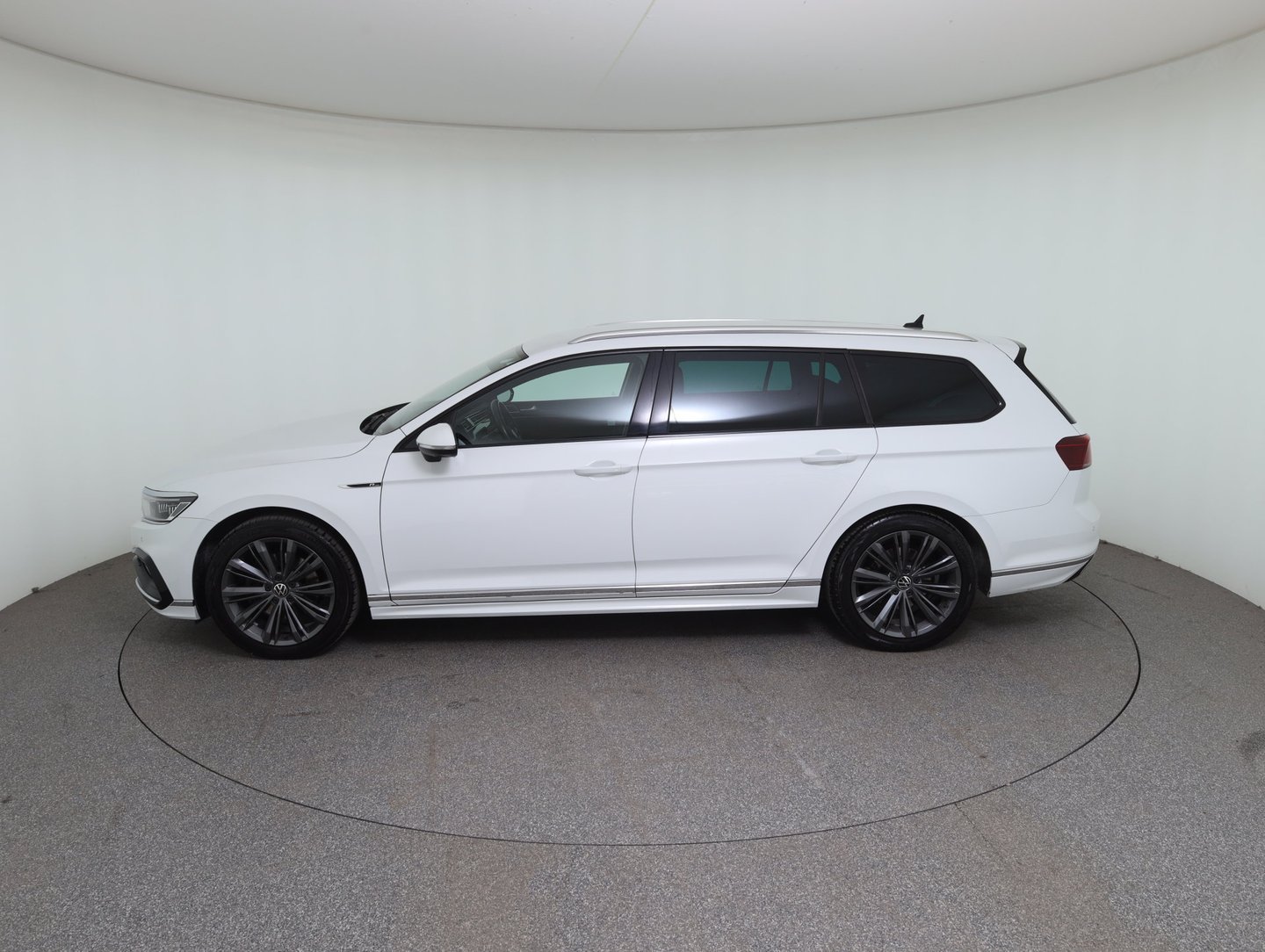 VW Passat Variant Elegance TDI 4MOTION DSG | Bild 8 von 36