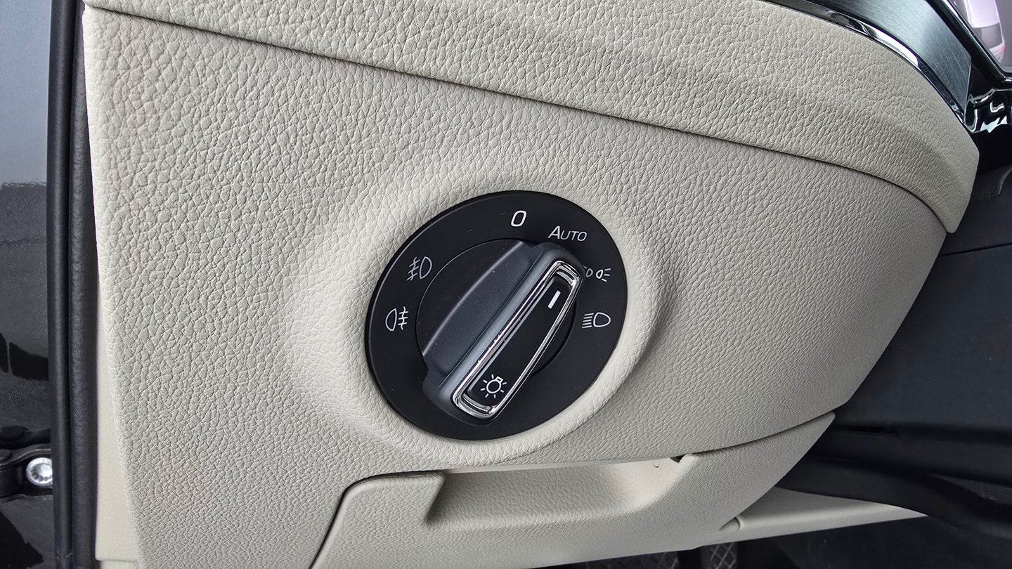 Škoda SUPERB Combi Style TDI DSG | Bild 11 von 27