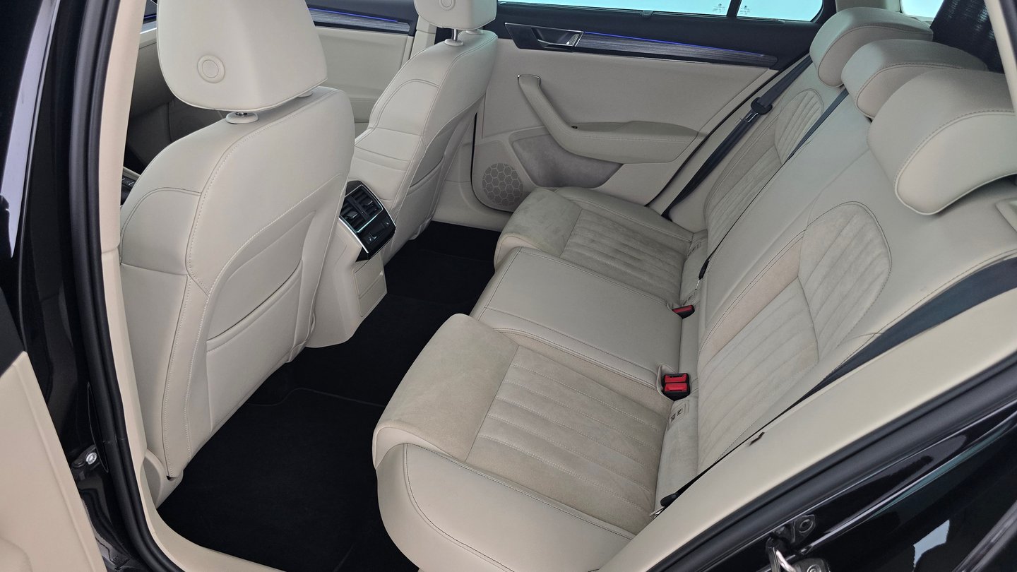 Škoda SUPERB Combi Style TDI DSG | Bild 24 von 27