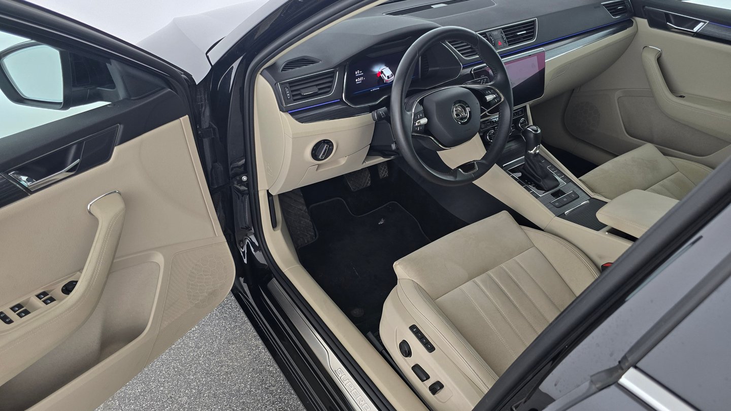 Škoda SUPERB Combi Style TDI DSG | Bild 12 von 27