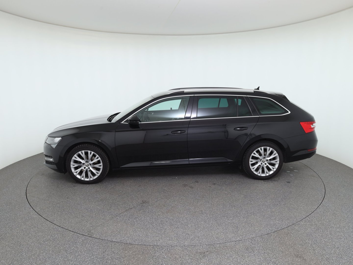 Škoda SUPERB Combi Style TDI DSG | Bild 8 von 27