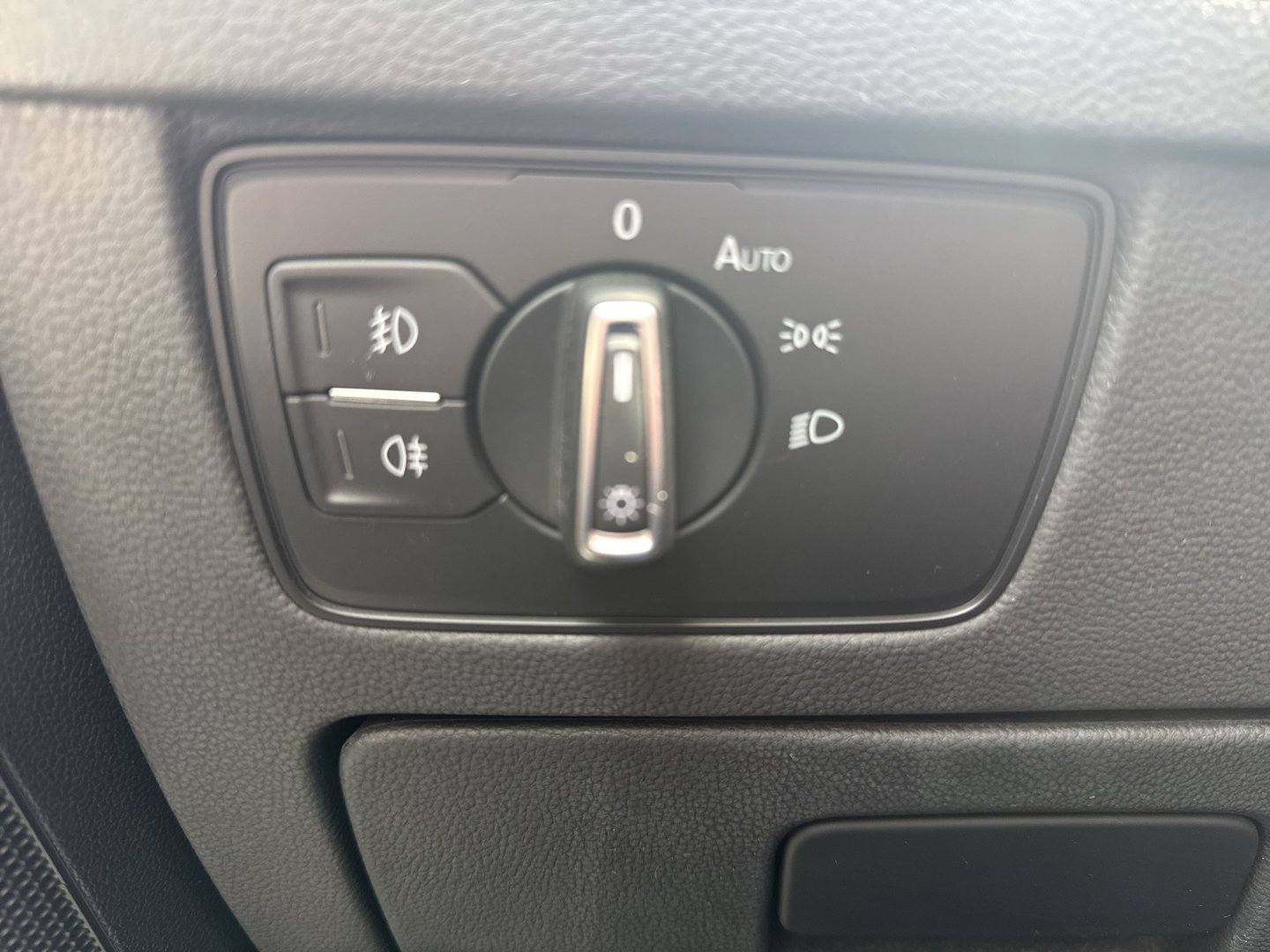 VW Passat Variant Business TDI SCR DSG | Bild 8 von 23