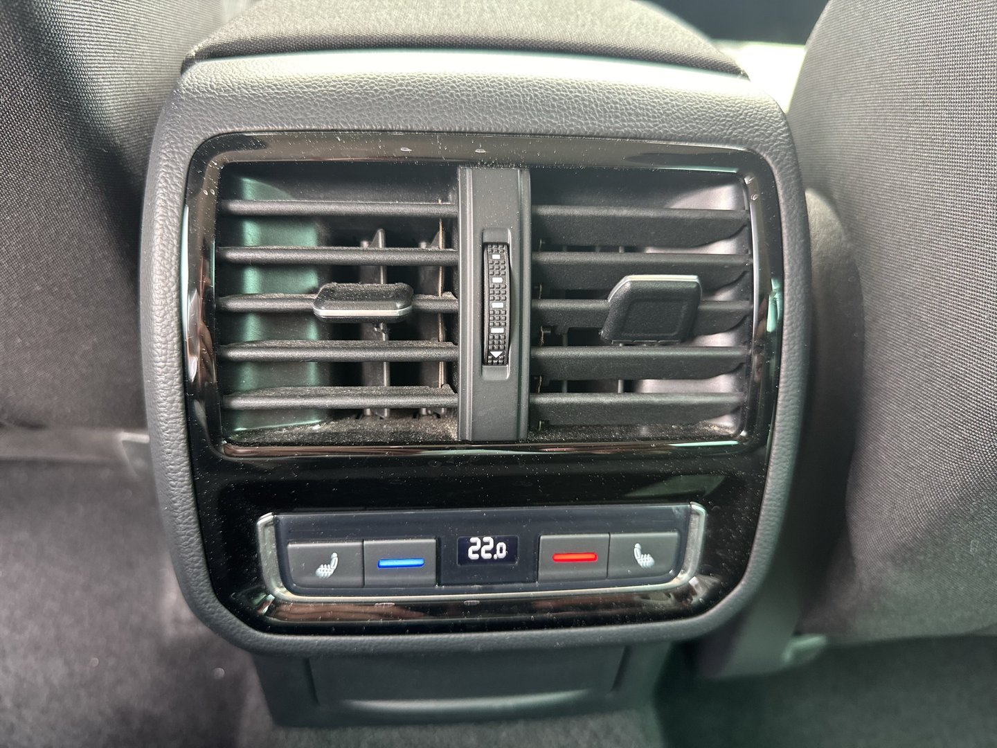 VW Passat Variant Business TDI SCR DSG | Bild 18 von 23