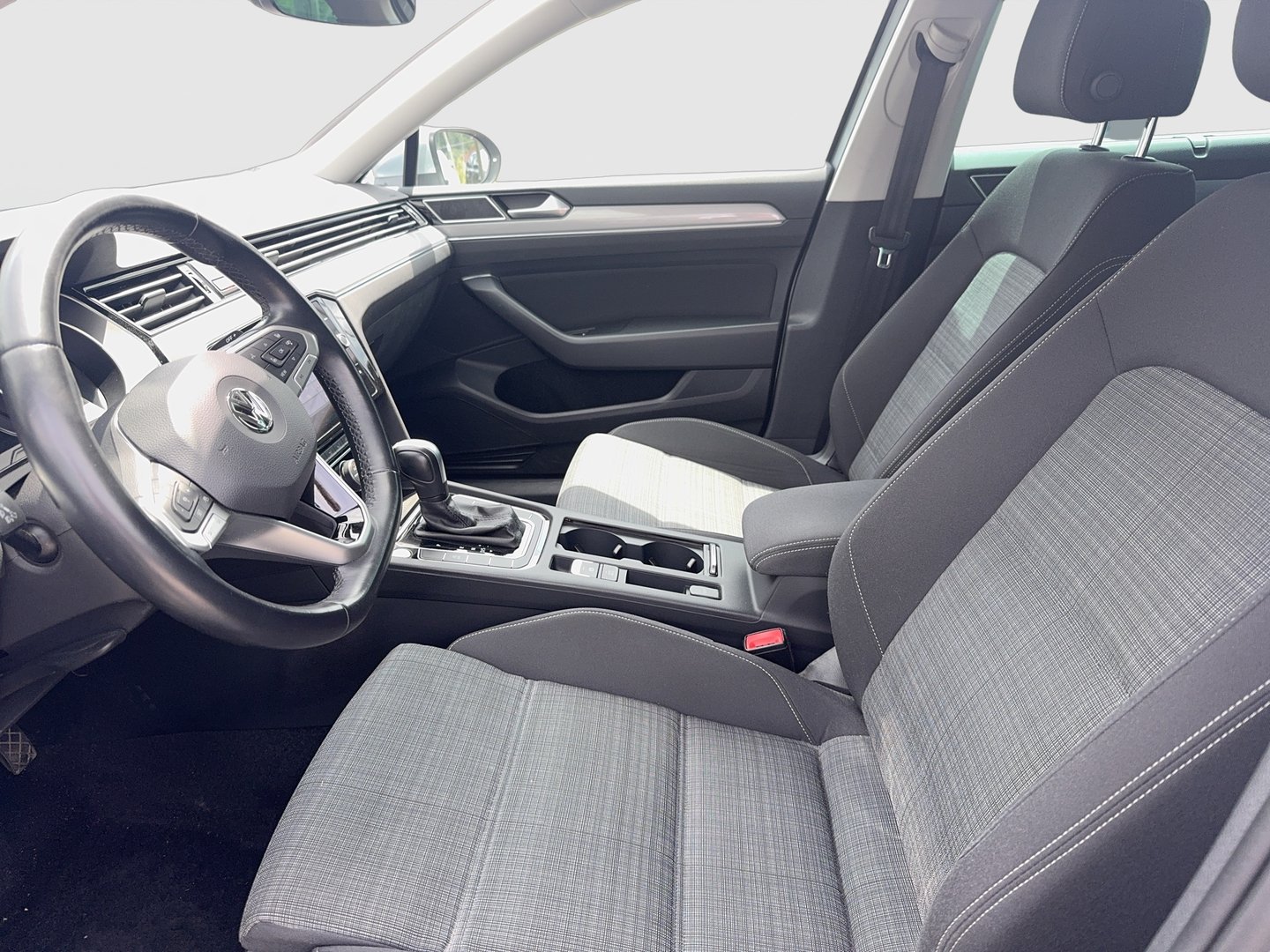 VW Passat Variant Business TDI SCR DSG | Bild 9 von 23