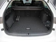 Škoda Octavia Combi Selection TDI DSG in Moon-Weiß Metallic