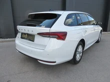 Škoda Octavia Combi Selection TDI DSG in Moon-Weiß Metallic