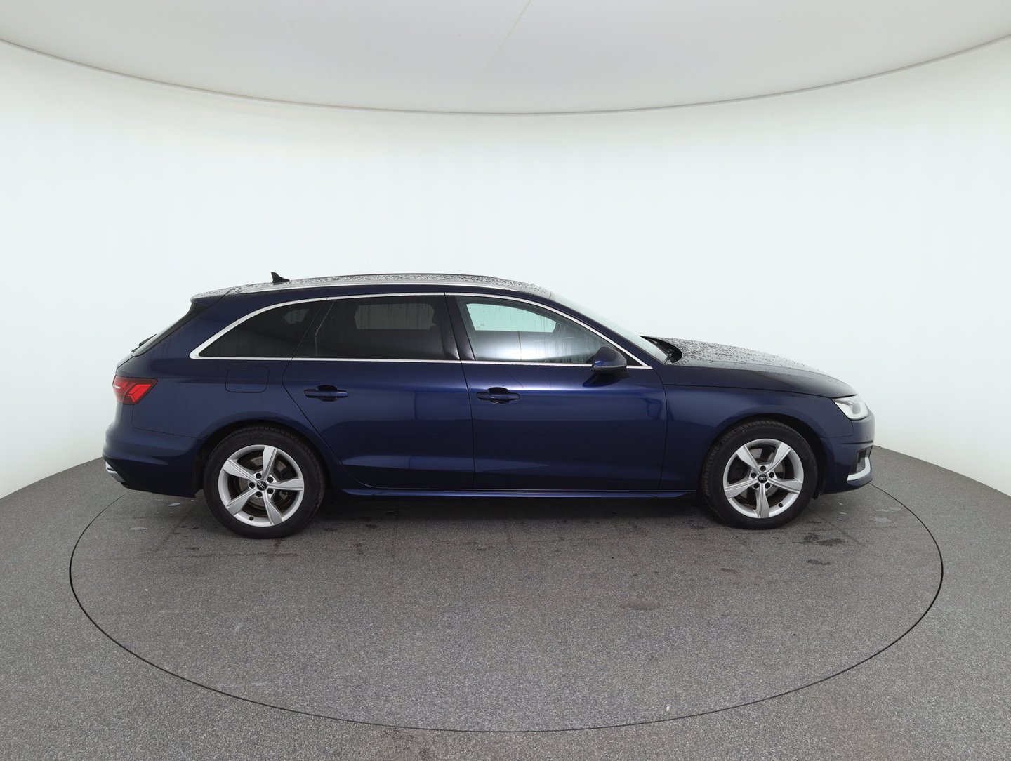 Audi A4 Avant 35 TDI advanced | Bild 4 von 31