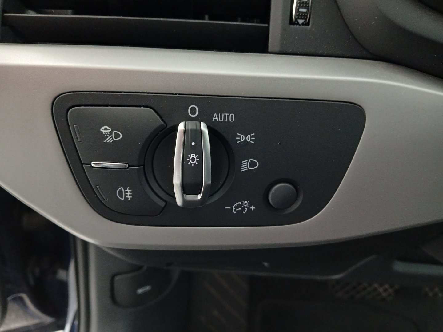 Audi A4 Avant 35 TDI advanced | Bild 12 von 31