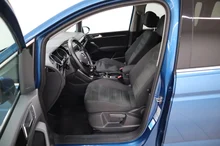 VW Touran Highline TDI SCR in Carribean Blue Metallic